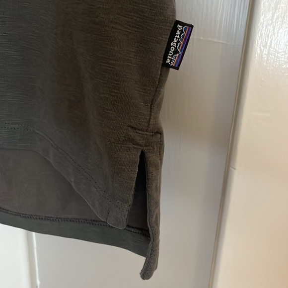 Patagonia Men’s Gray Polo Size XL - Picture 10 of 10
